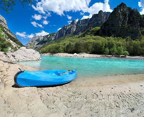 Apartment Camping Verdon: 3-Star Nature Retreat near Gorges & Lavender Fields Sainte-Croix-de-Verdon